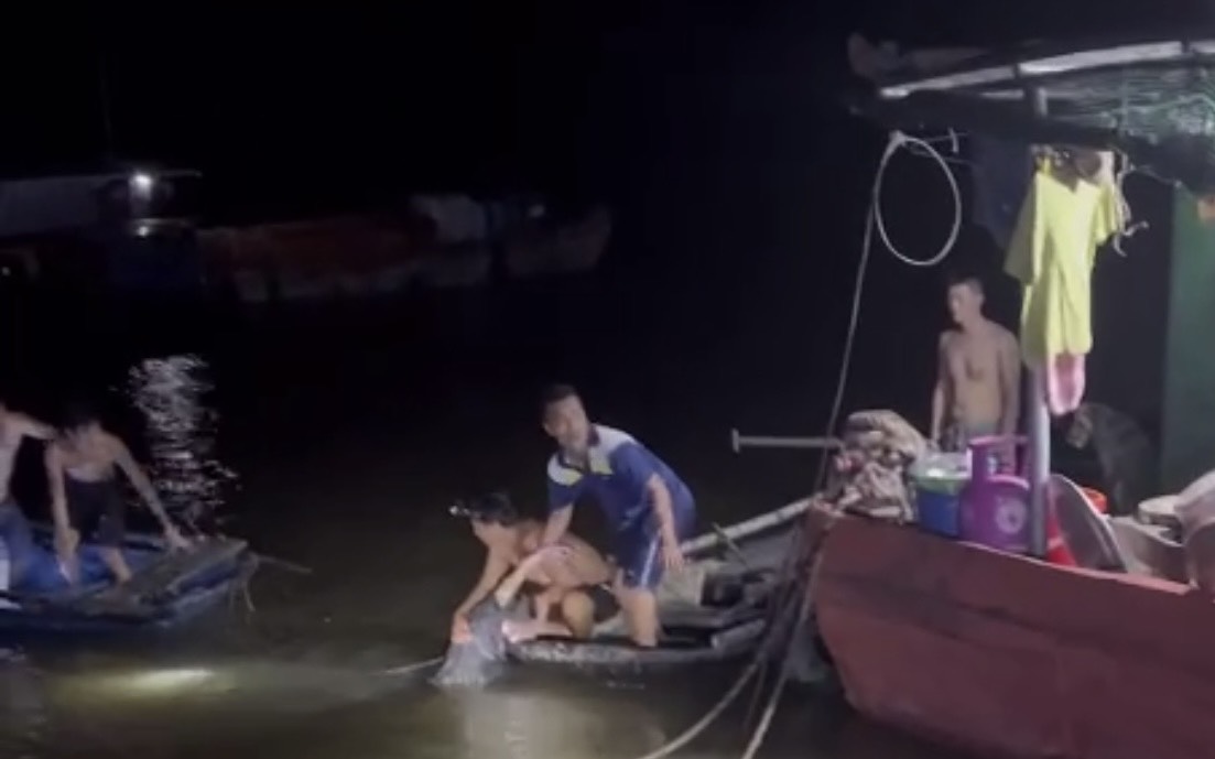 Người dân gửi thư cảm ơn về việc kịp thời cứu vớt vợ mang thai bị rơi xuống sông